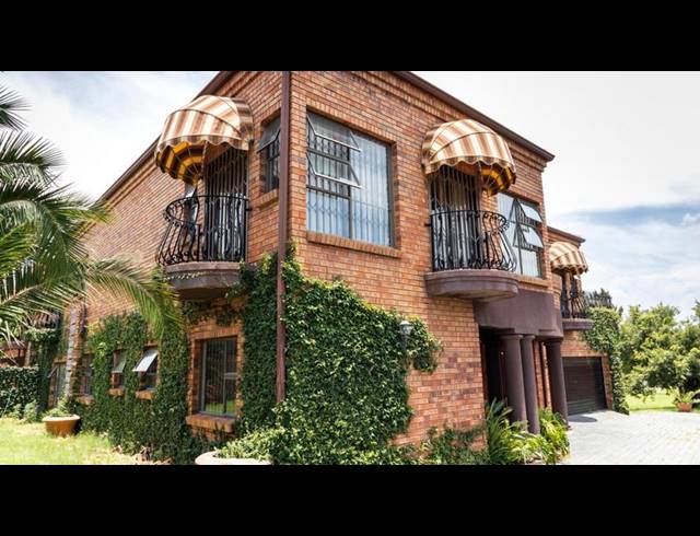5 BEDROOM HOUSE FOR SALE IN BRIDLE PARK